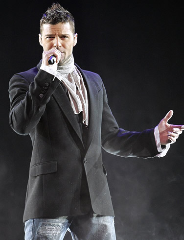 Ricky Martin Ft. Claudia leitte – Samba