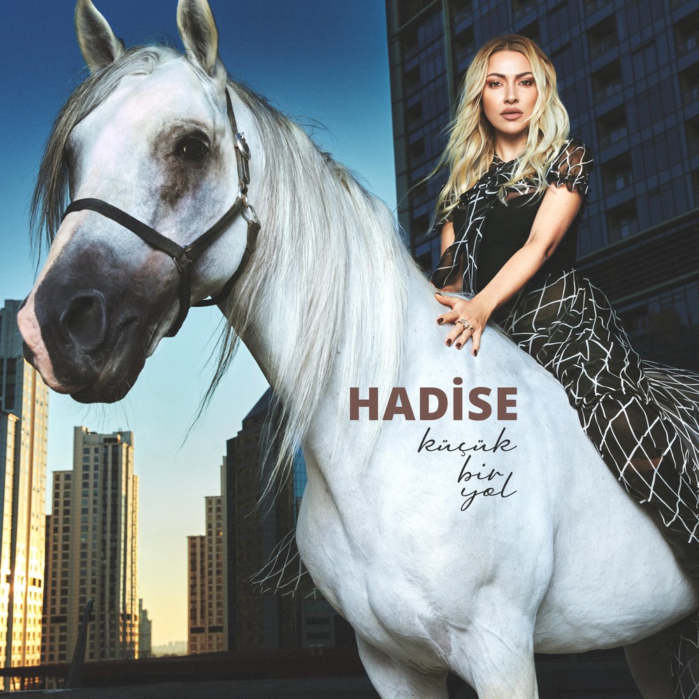 Hadise - Kucuk Bir Yol